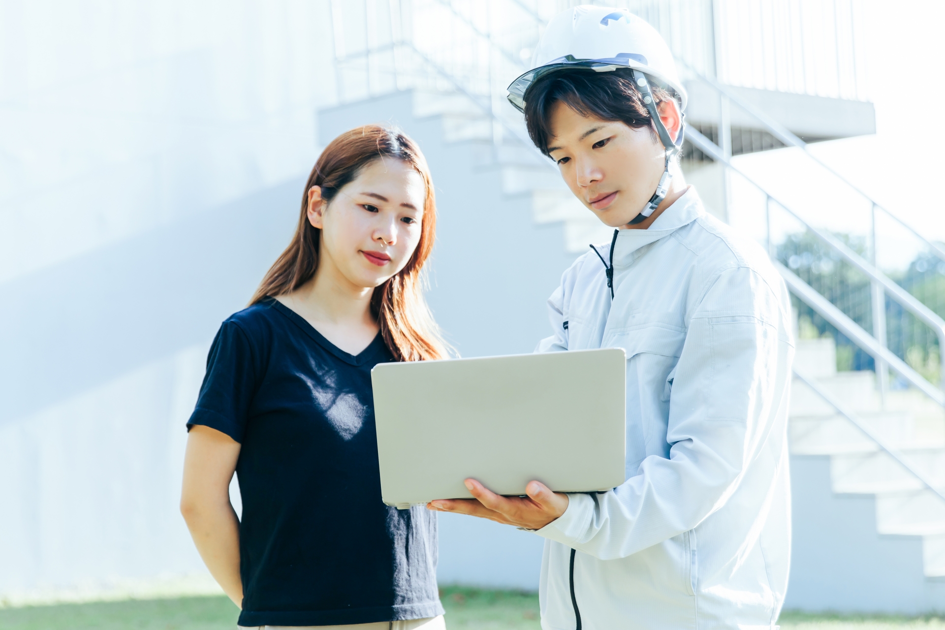 現場でのお客様との打ち合わせ